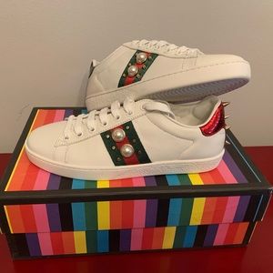 AUTHENTIC WOMENS’ GUCCI SNEAKERS *NEW*